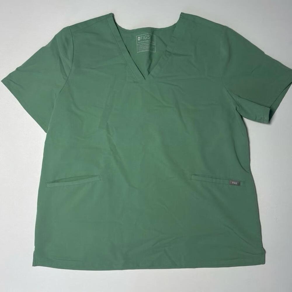 FIGS Casma Three Pocket Scrub Top